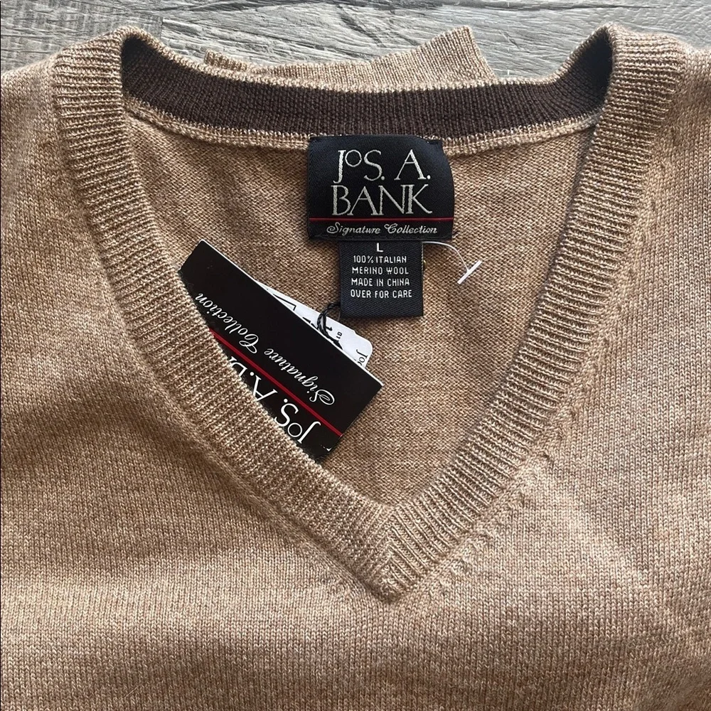 Jos. A. Bank NWT 100% Italian Merino Wool Men's V-Neck Sweater Men’s Large